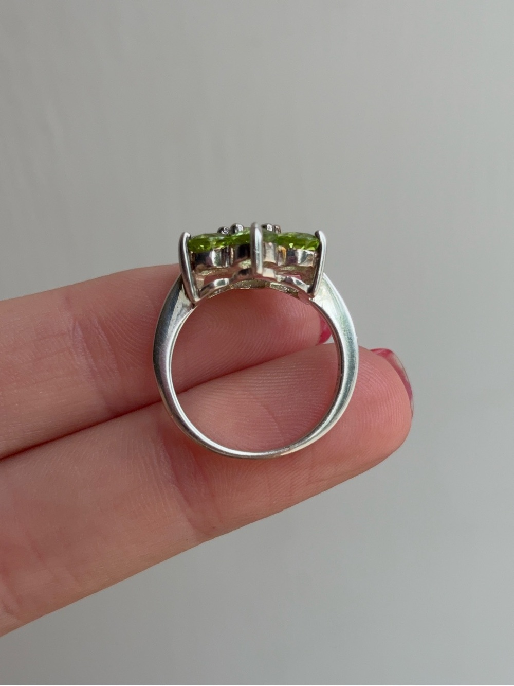 Sterling Silver Genuine Peridot Gemstone Green Flower Cluster Cocktail Ring - Picture 7 of 9
